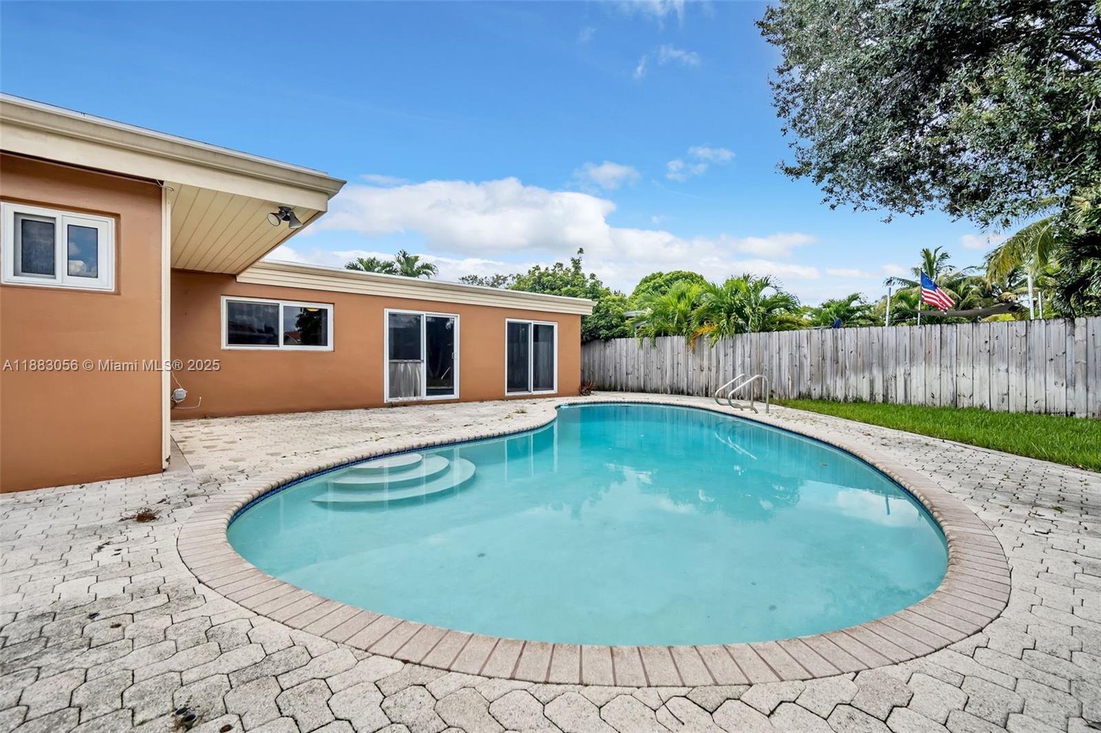 HOLLYWOOD HILLS 1965 - Residential