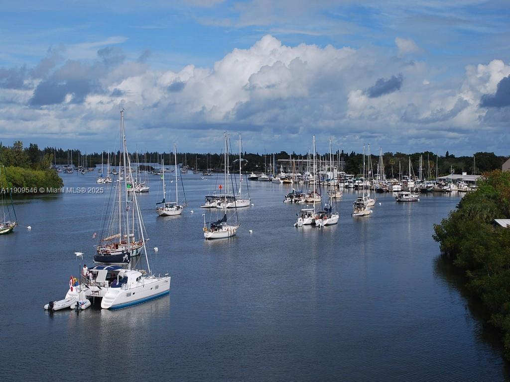 ROCKRIDGE SUB UNIT 7 - Residential Lease