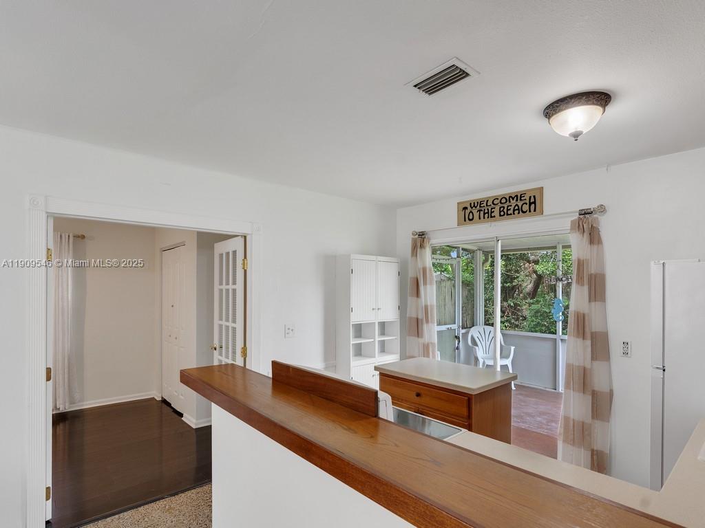 ROCKRIDGE SUB UNIT 7 - Residential Lease