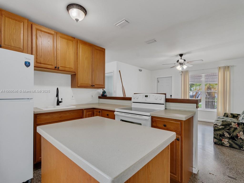 ROCKRIDGE SUB UNIT 7 - Residential Lease