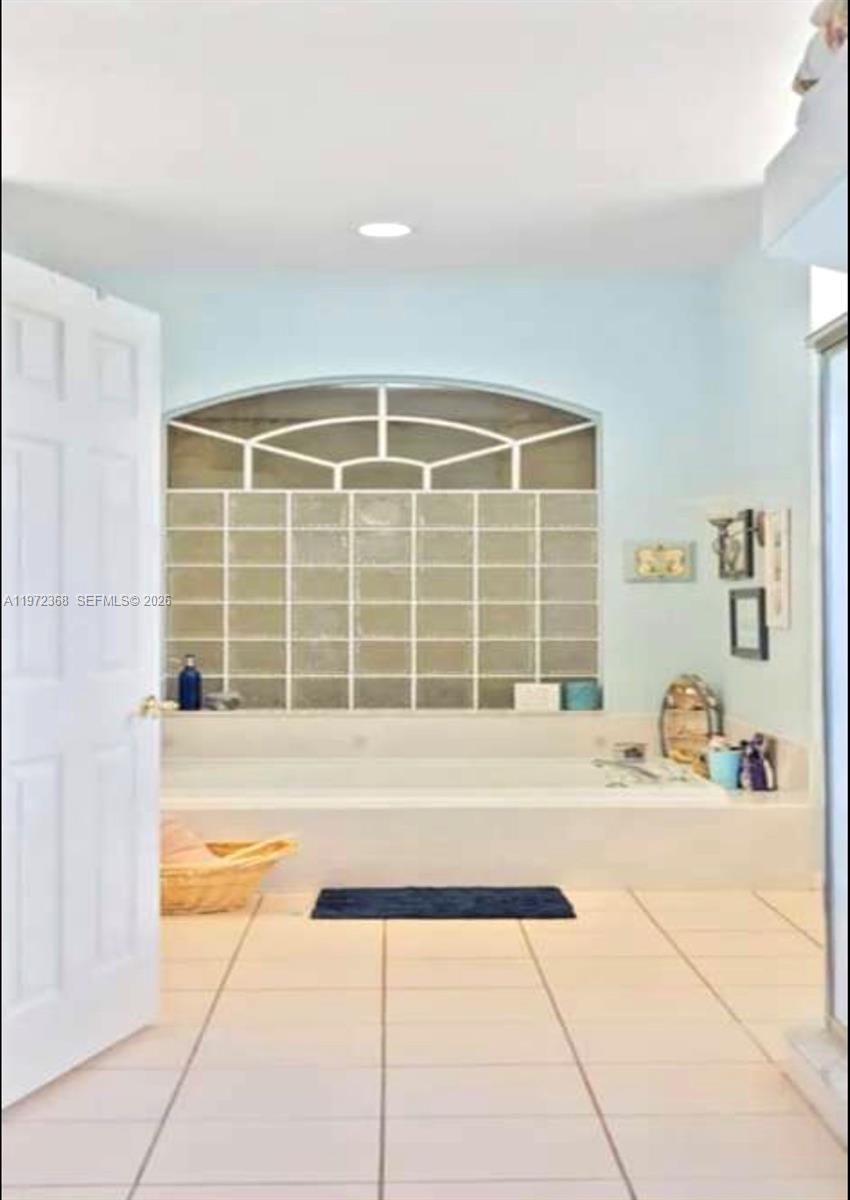 OAKS THE - Residential