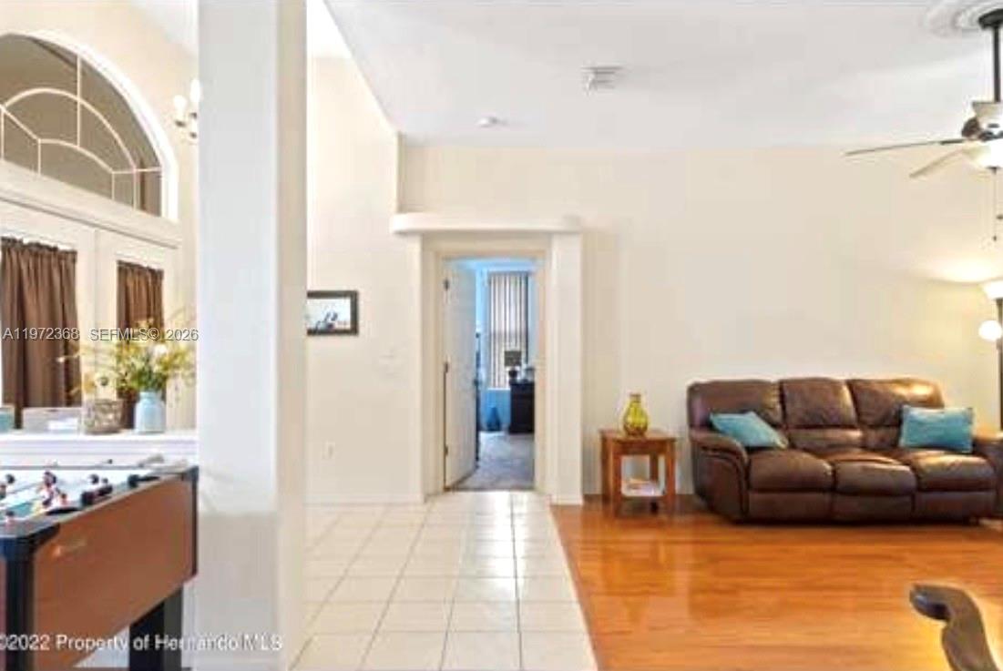 OAKS THE - Residential