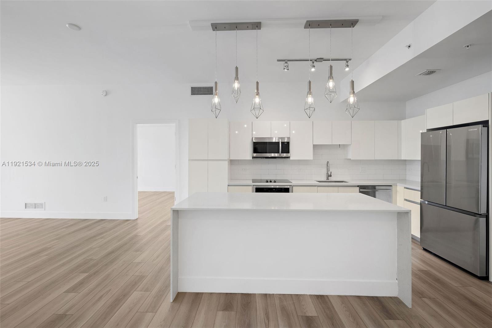 DIPLOMAT GOLF ESTATES - Residential