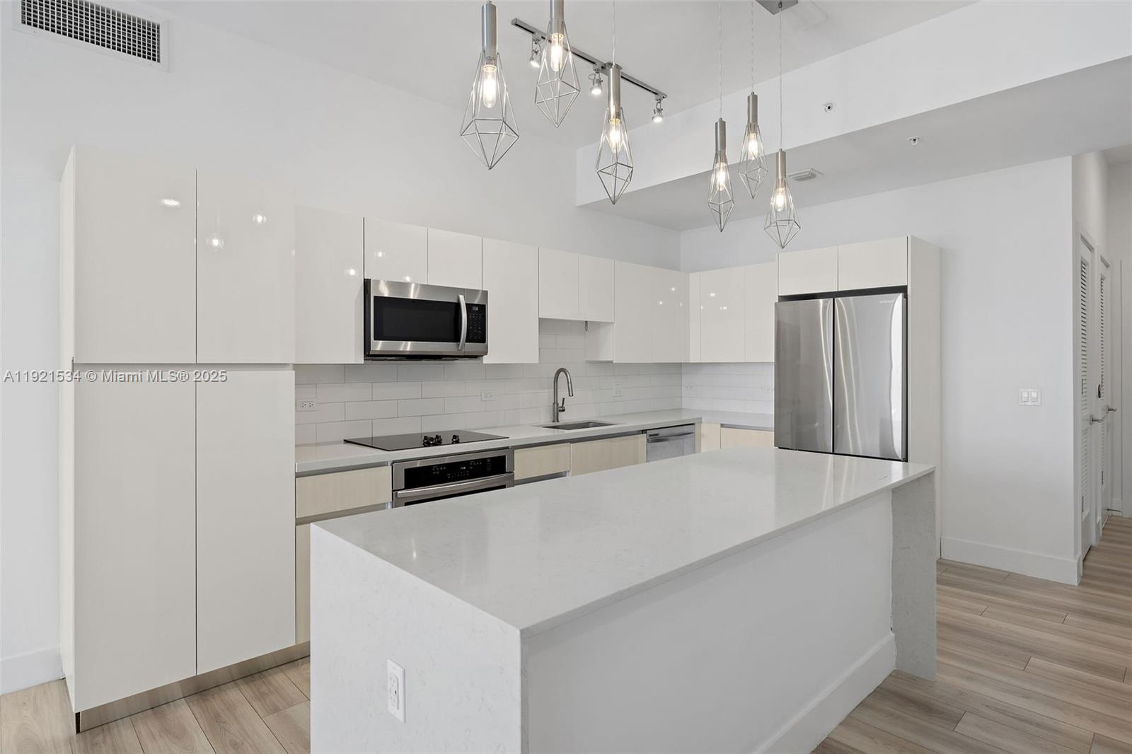 DIPLOMAT GOLF ESTATES - Residential