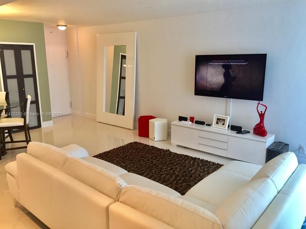 Photo of 3001 S Ocean Dr #535, Hollywood, FL 33019 (MLS # A11422292)