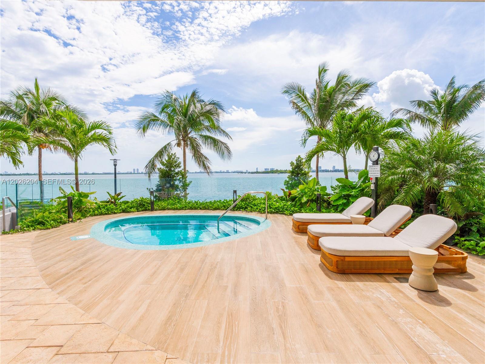 BAY BREEZE - Residential