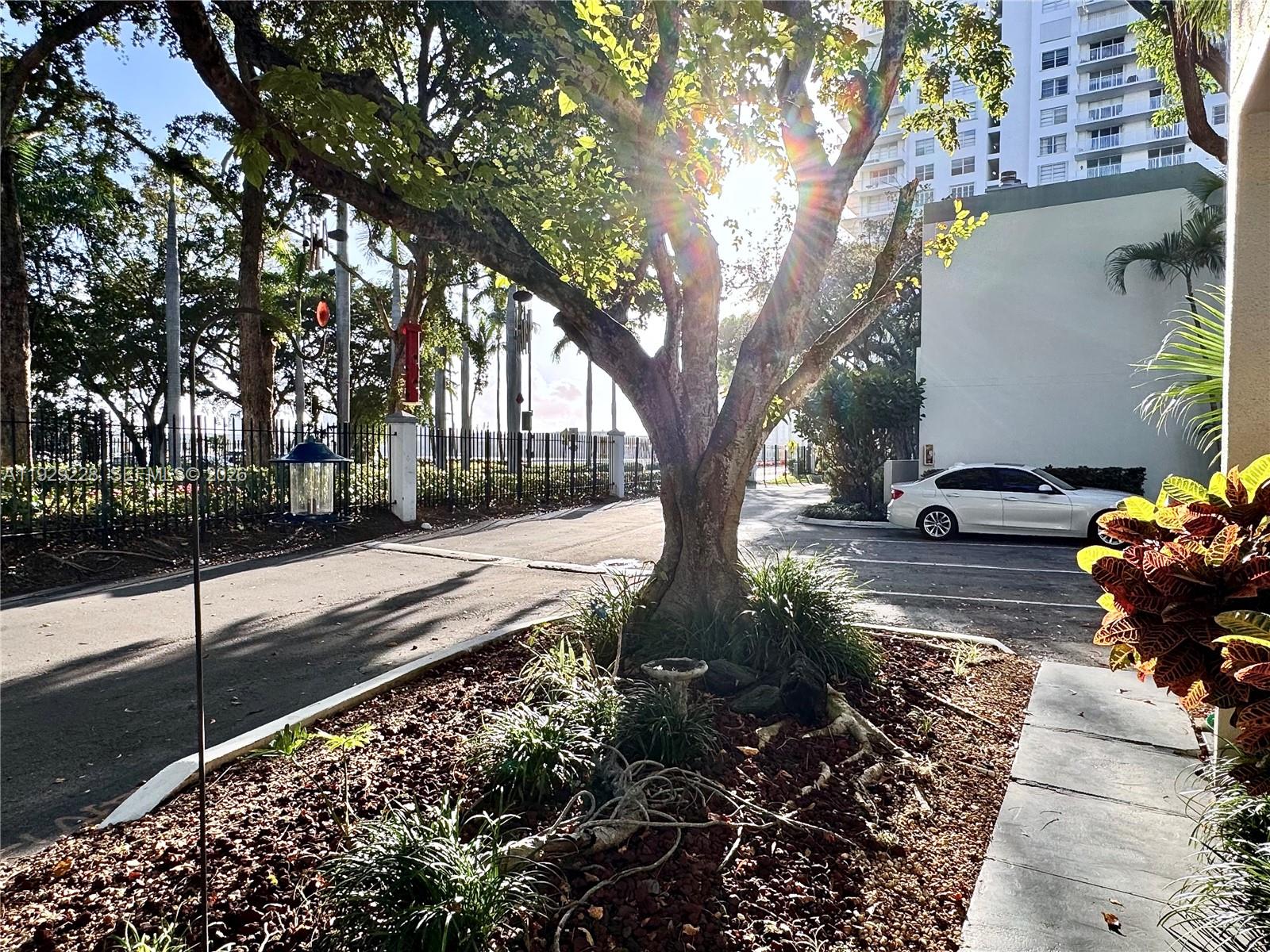 ADMIRALS PORT TOWNHOMES C - Residential