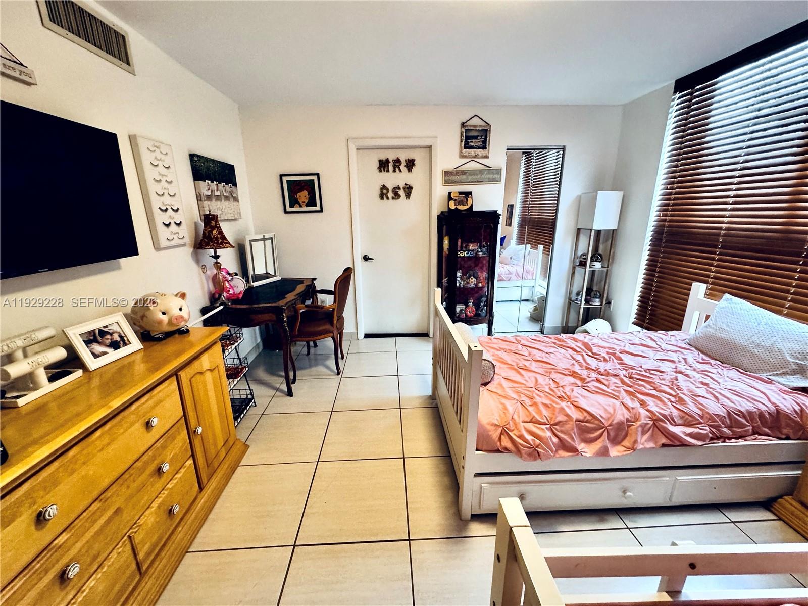 ADMIRALS PORT TOWNHOMES C - Residential