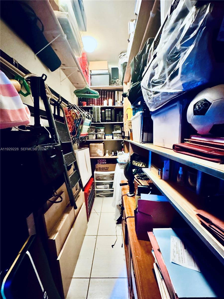 ADMIRALS PORT TOWNHOMES C - Residential