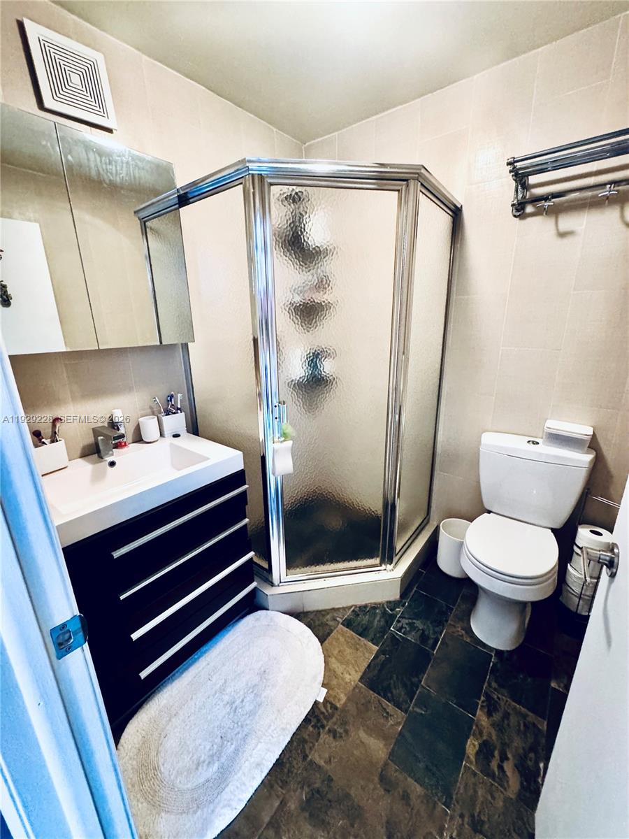 ADMIRALS PORT TOWNHOMES C - Residential