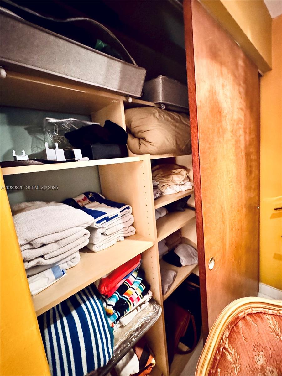 ADMIRALS PORT TOWNHOMES C - Residential