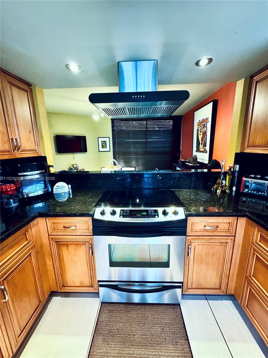 ADMIRALS PORT TOWNHOMES C - Residential