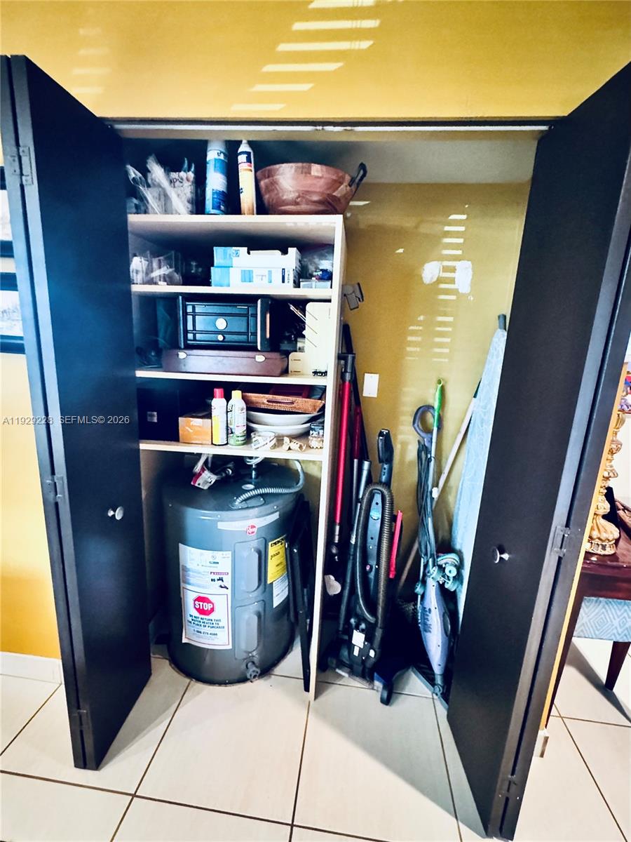 ADMIRALS PORT TOWNHOMES C - Residential