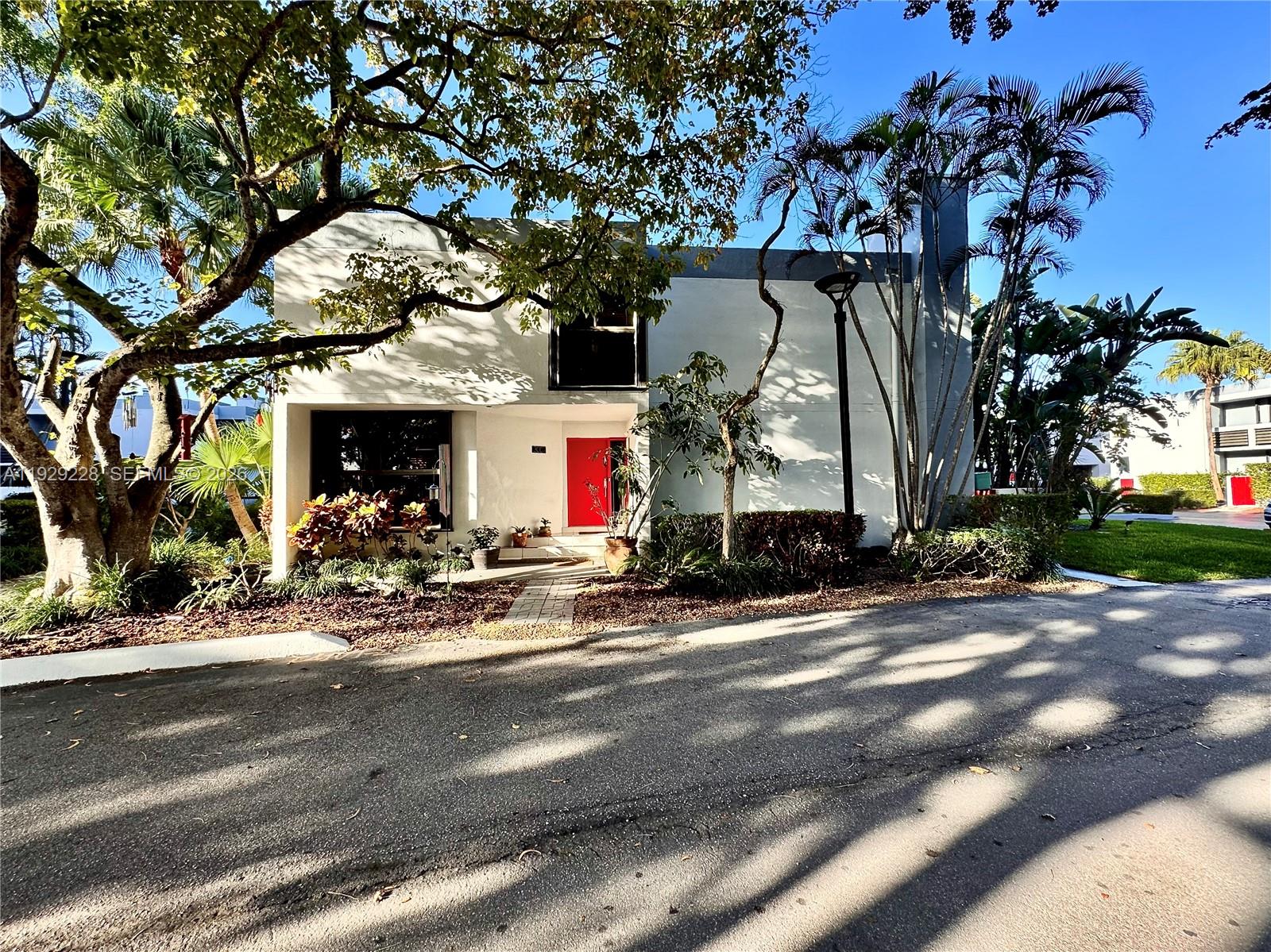 ADMIRALS PORT TOWNHOMES C - Residential