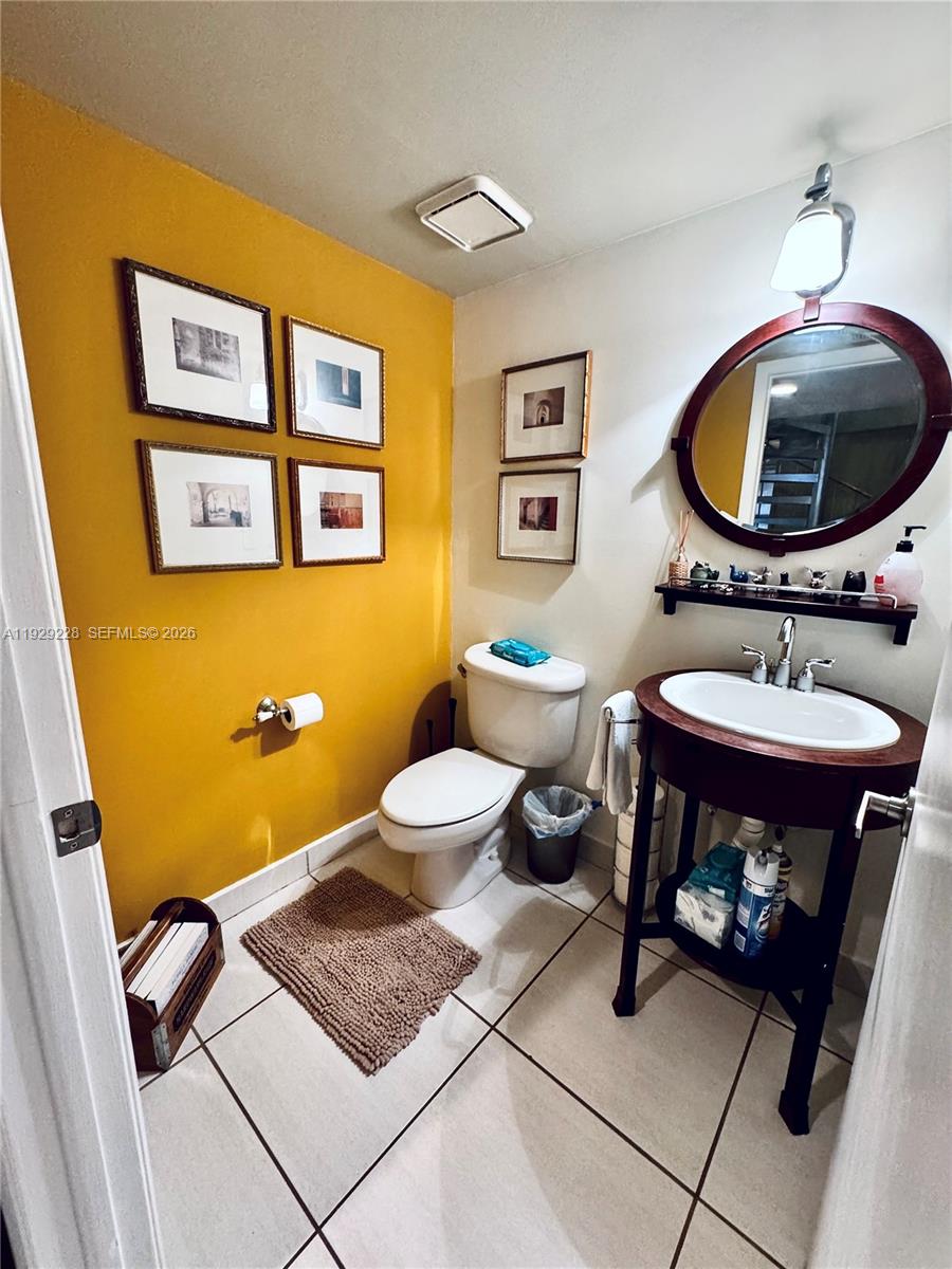 ADMIRALS PORT TOWNHOMES C - Residential