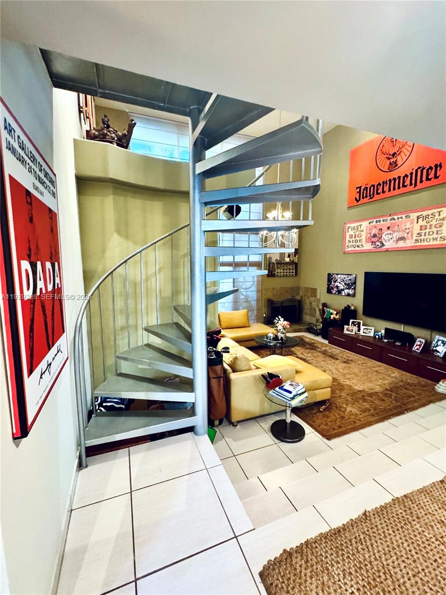 ADMIRALS PORT TOWNHOMES C - Residential