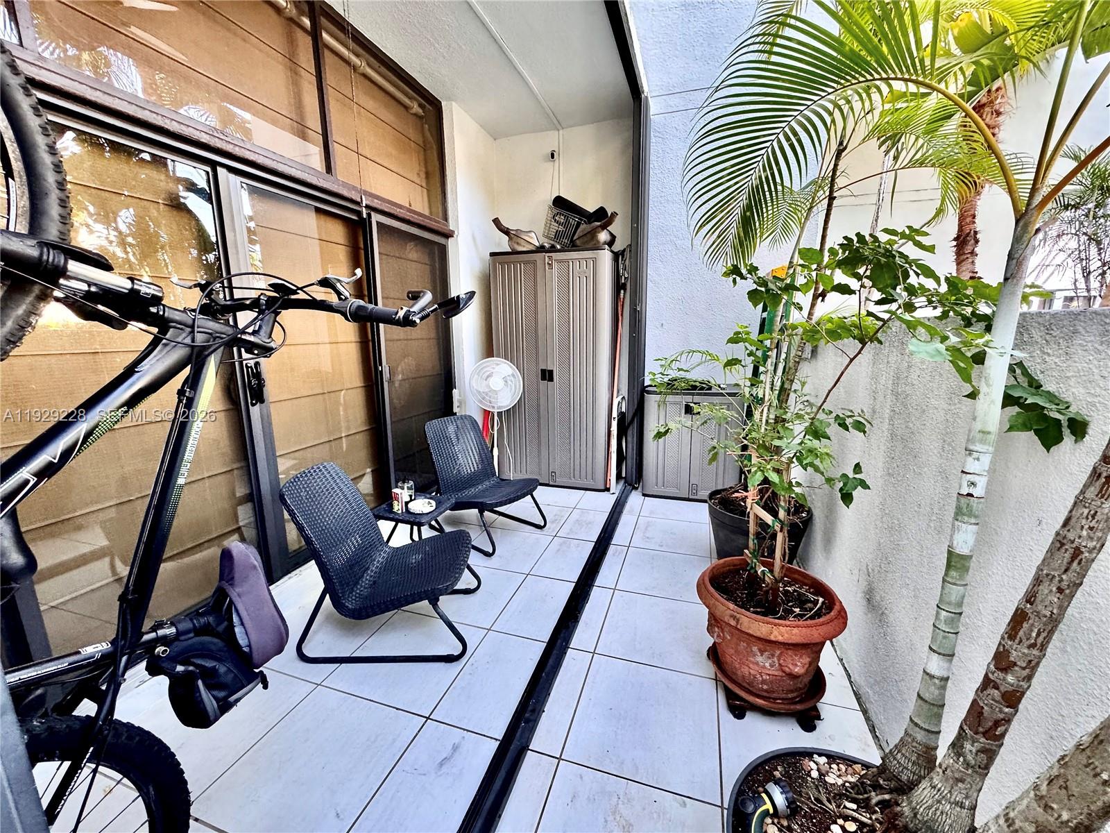 ADMIRALS PORT TOWNHOMES C - Residential