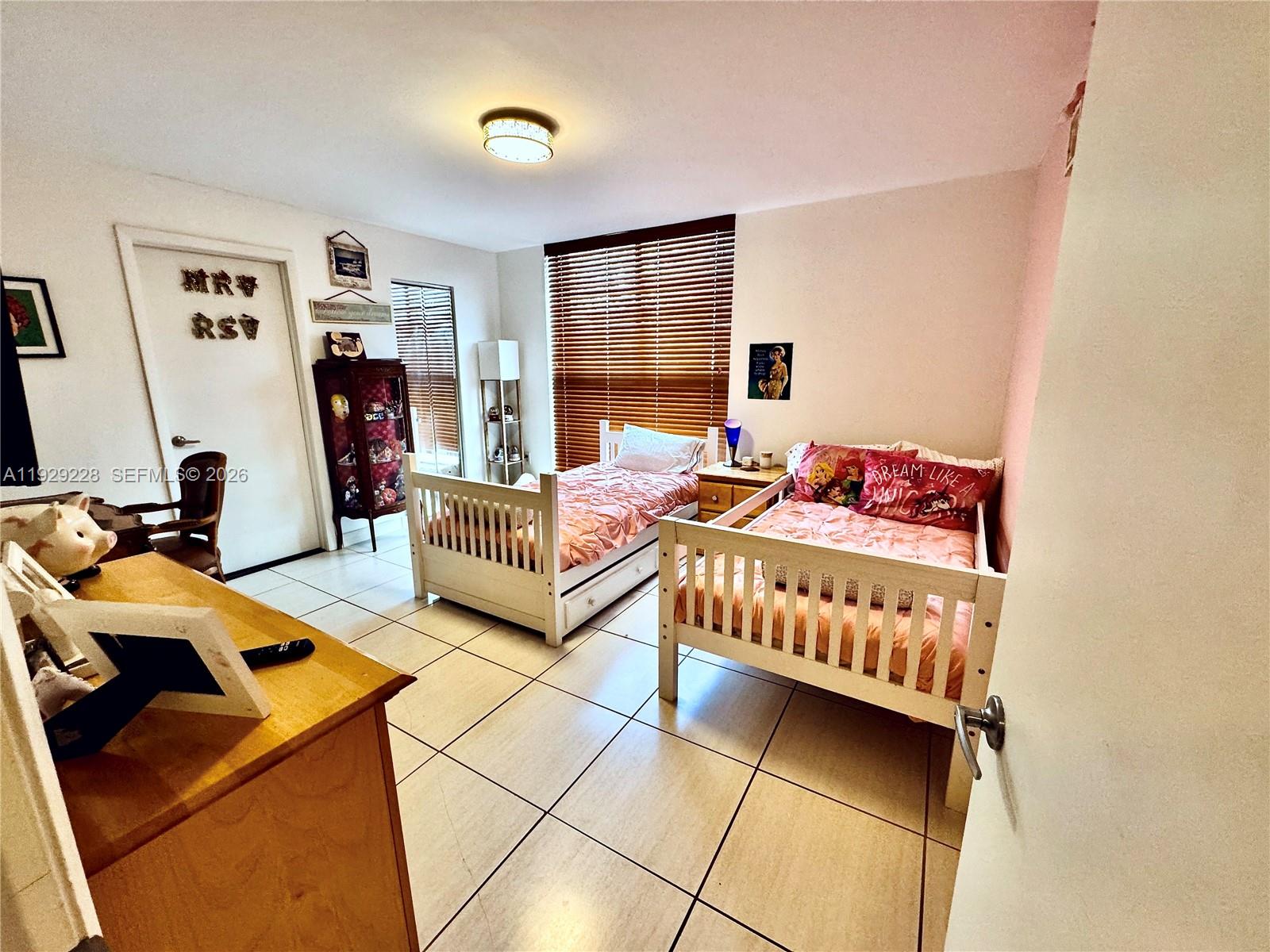 ADMIRALS PORT TOWNHOMES C - Residential