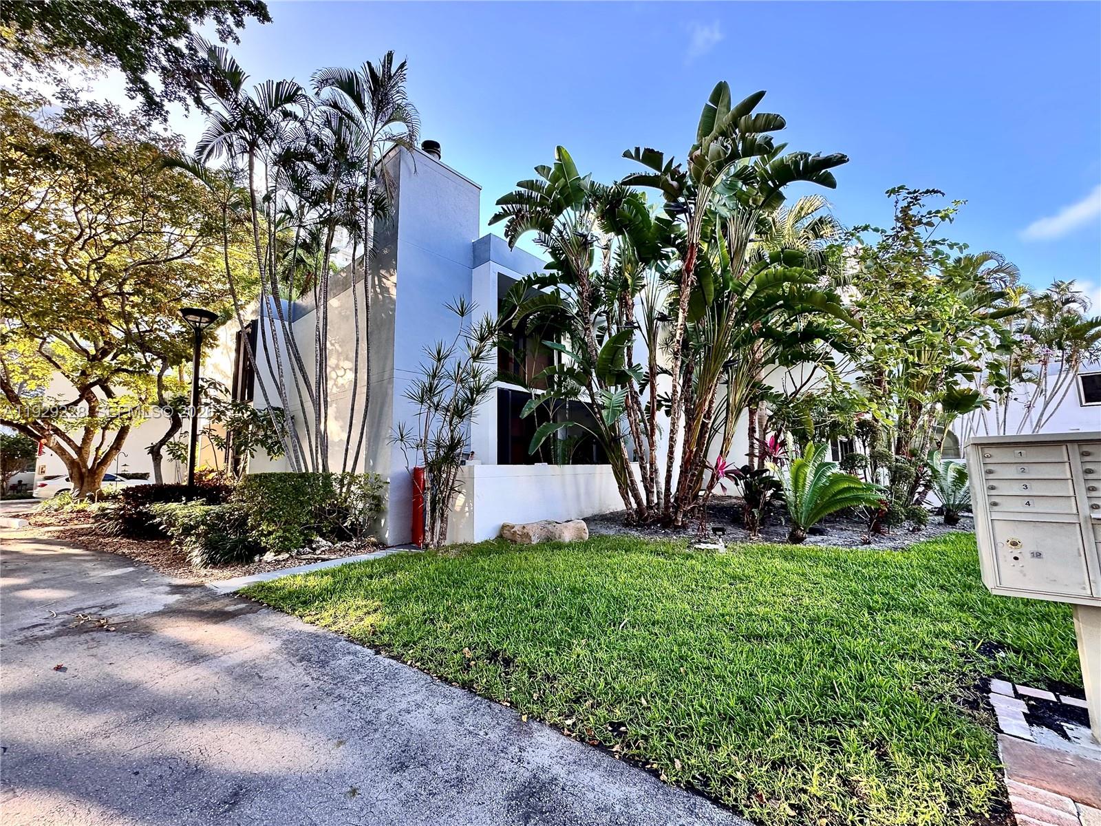 ADMIRALS PORT TOWNHOMES C - Residential