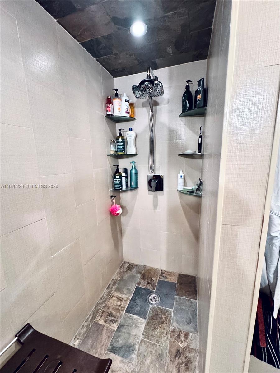 ADMIRALS PORT TOWNHOMES C - Residential