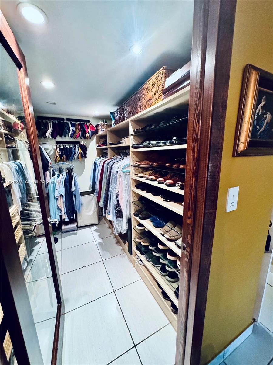 ADMIRALS PORT TOWNHOMES C - Residential