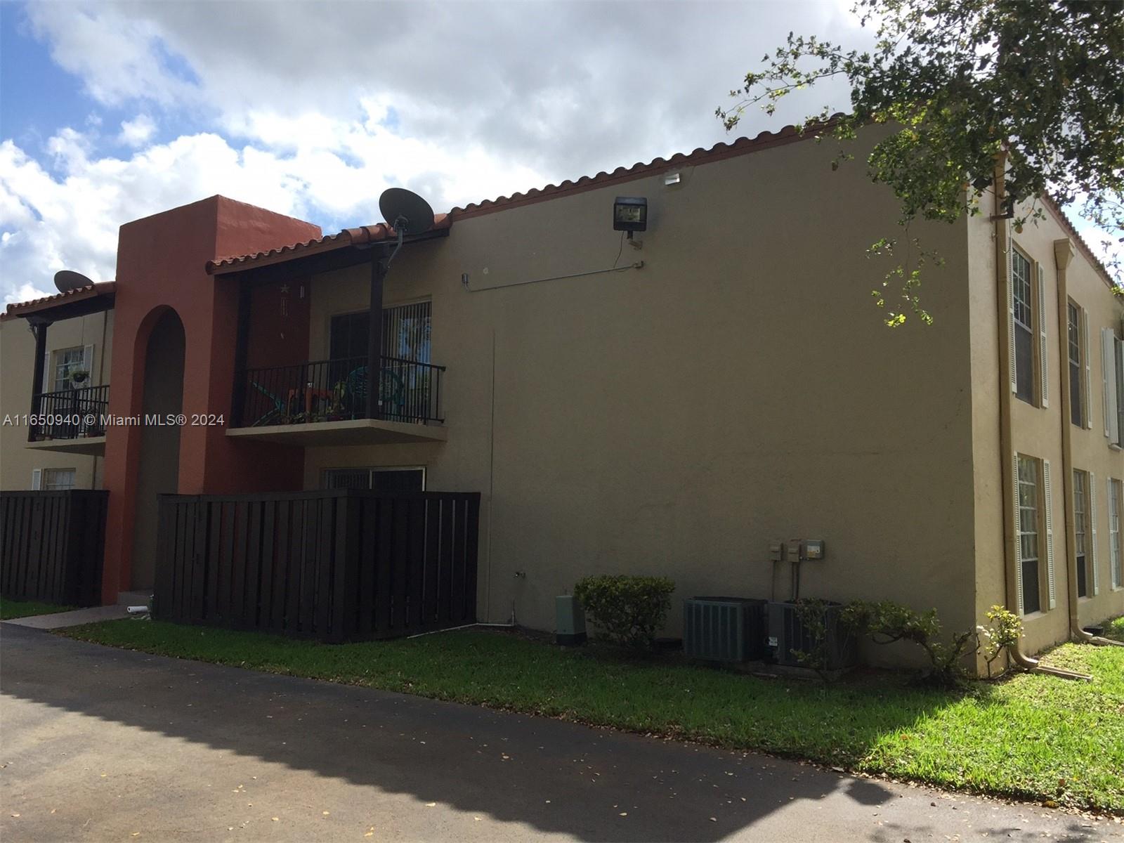 SPANISH TRACE CONDO - Residential Lease