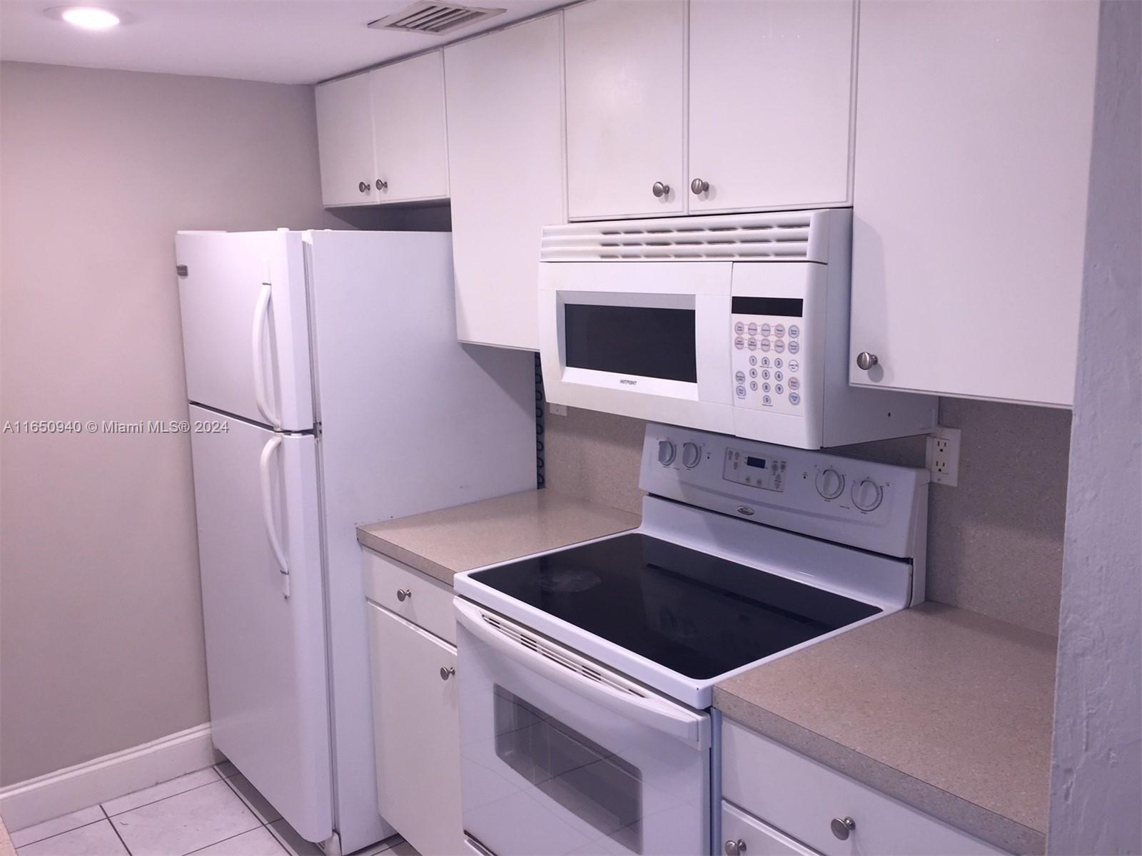 SPANISH TRACE CONDO - Residential Lease