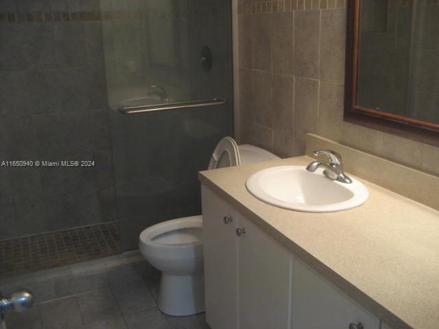 SPANISH TRACE CONDO - Residential Lease