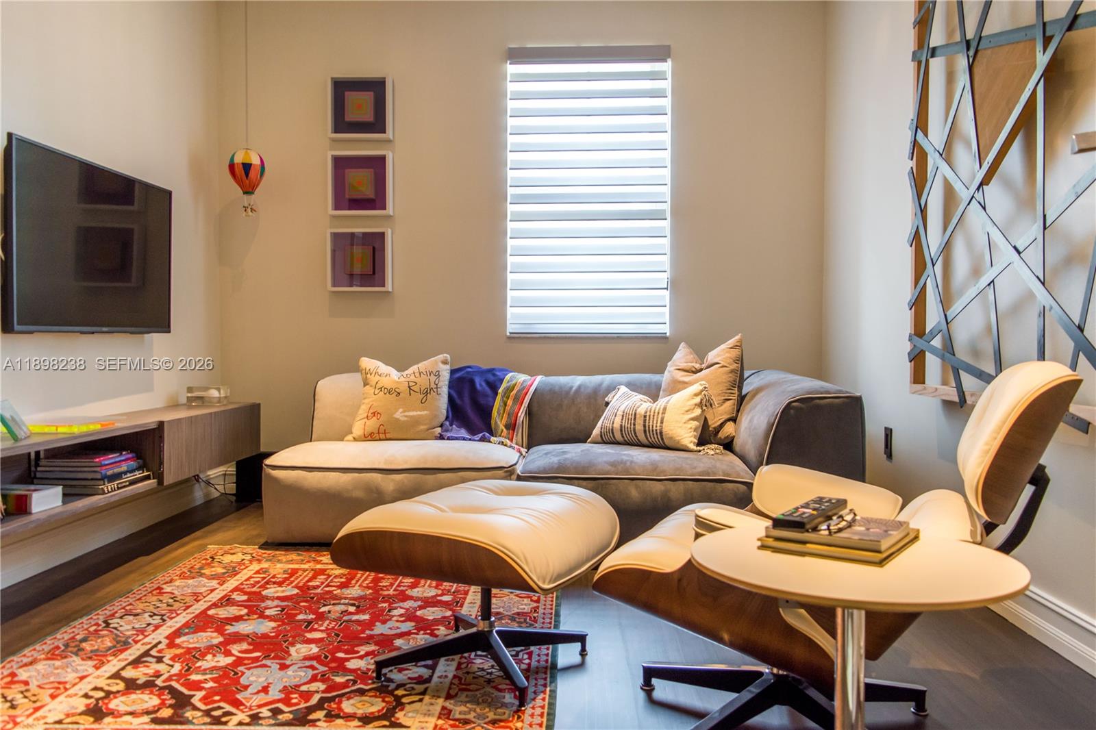 THE COURTYARDS AT THE POI - Residential