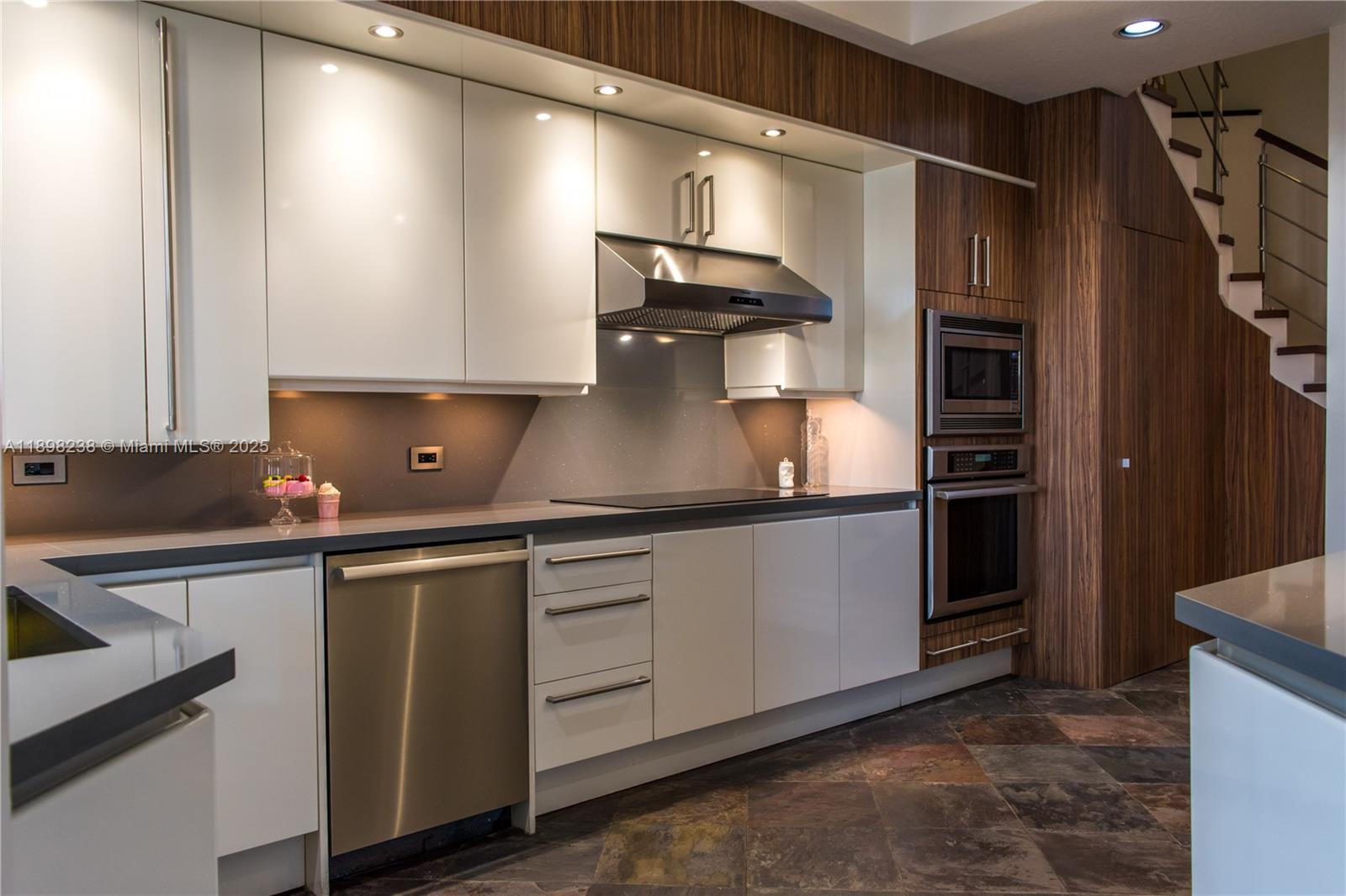 THE COURTYARDS AT THE POI - Residential