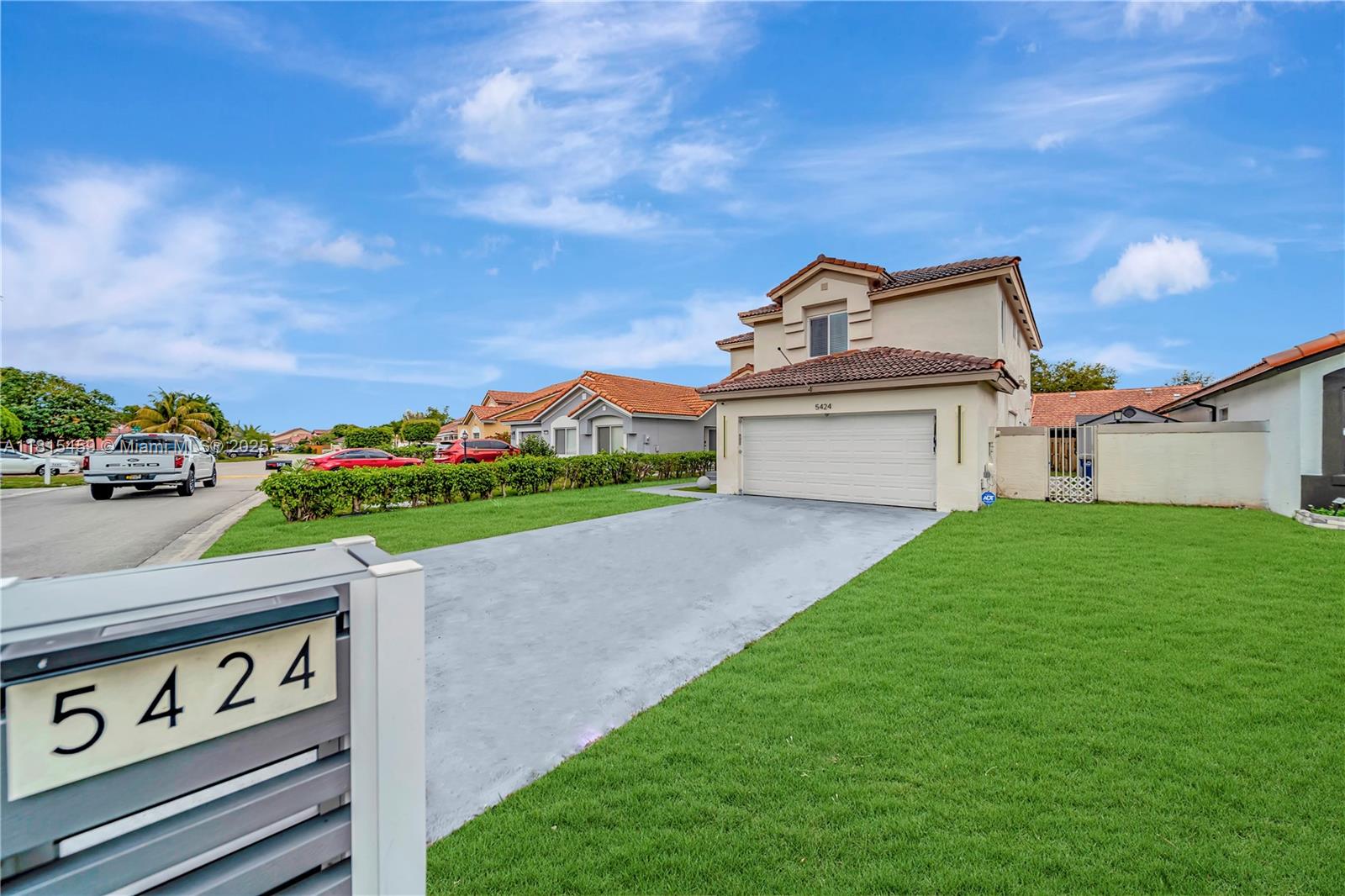 5424 Nw 190th St, Miami Gardens, Broward County, Florida - 5 Bedrooms  
4 Bathrooms - 