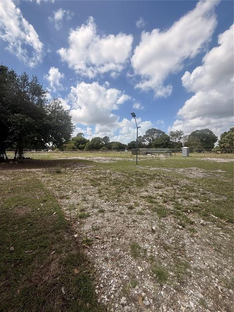 Tiny photo for 820 N trebol St, Clewiston, FL 33440 (MLS # A12026426)