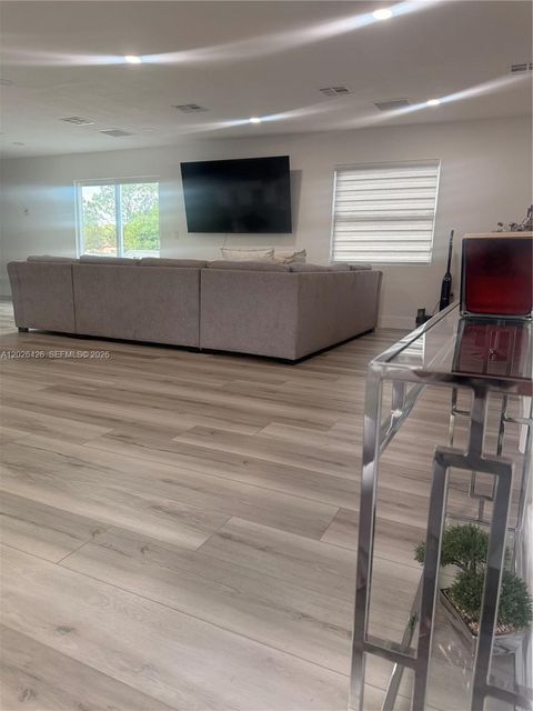 Tiny photo for 820 N trebol St, Clewiston, FL 33440 (MLS # A12026426)