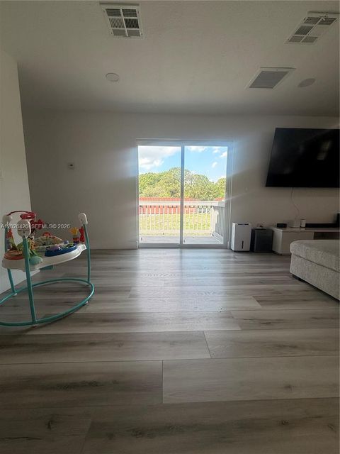 Tiny photo for 820 N trebol St, Clewiston, FL 33440 (MLS # A12026426)