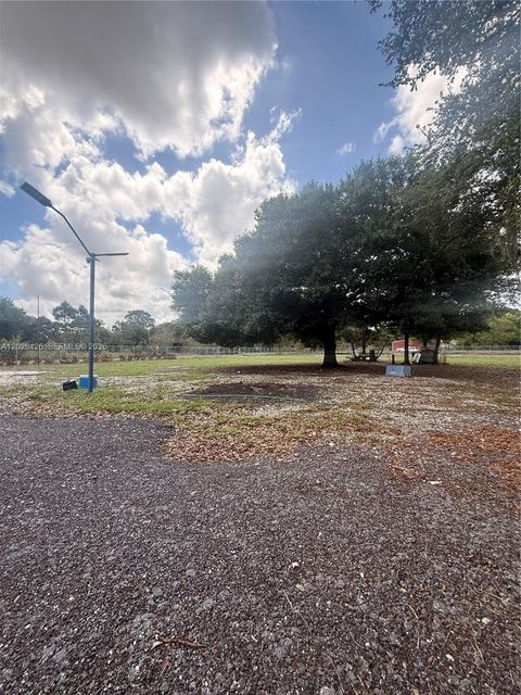 Tiny photo for 820 N trebol St, Clewiston, FL 33440 (MLS # A12026426)