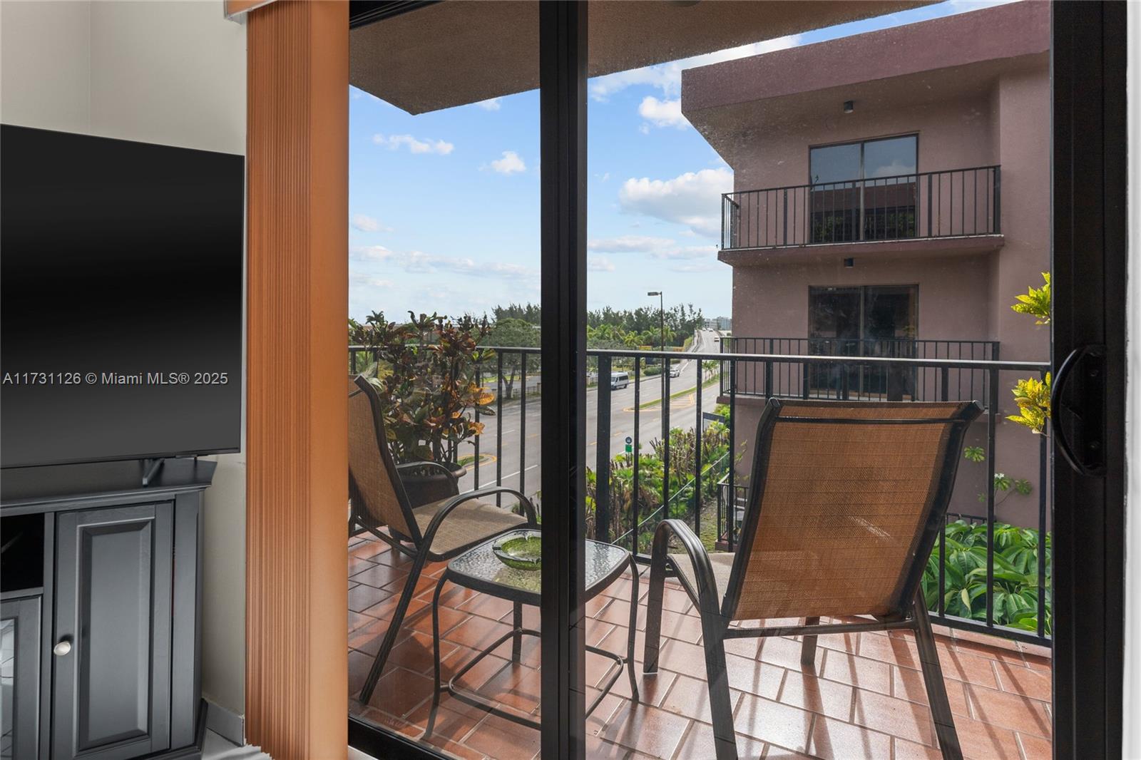 EXPO I CONDO - Residential