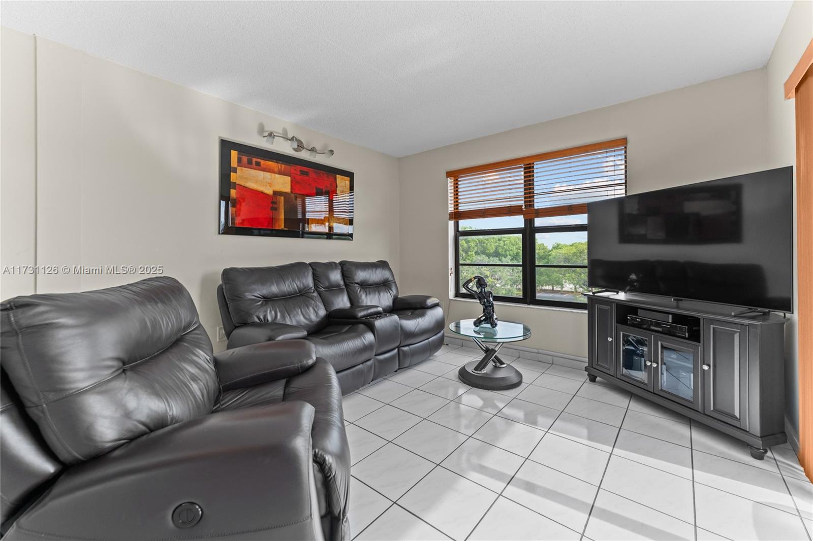 EXPO I CONDO - Residential