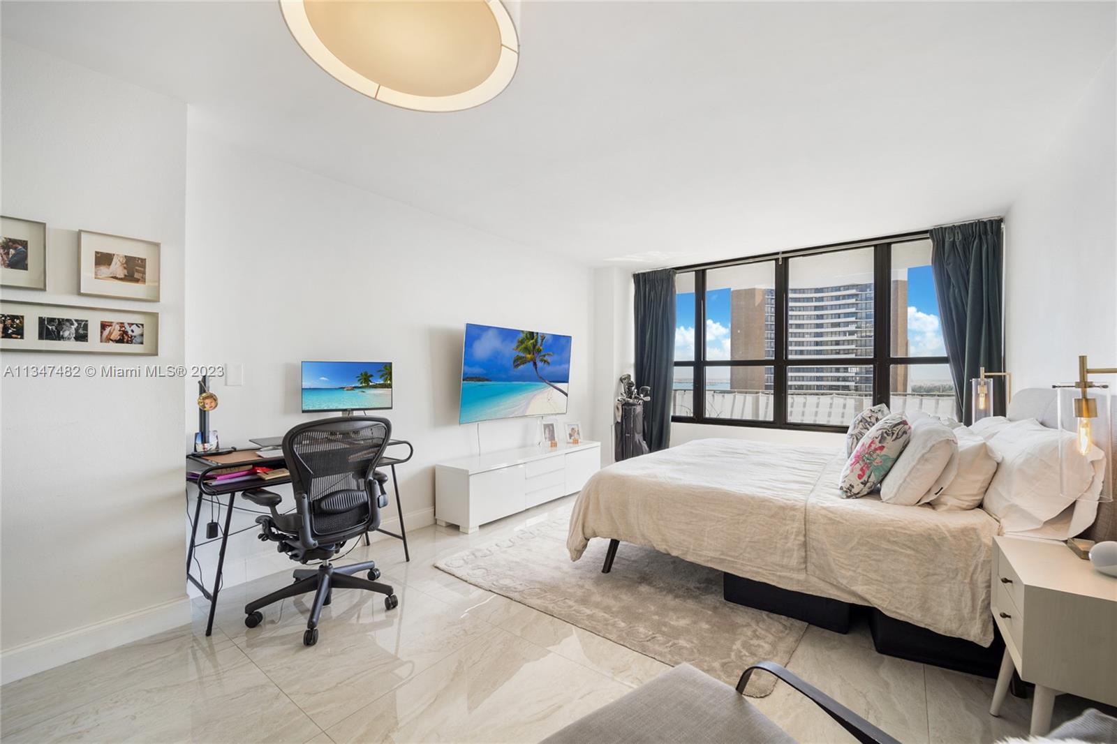 THE PALM BAY YACHT CLUB C - Residential Lease