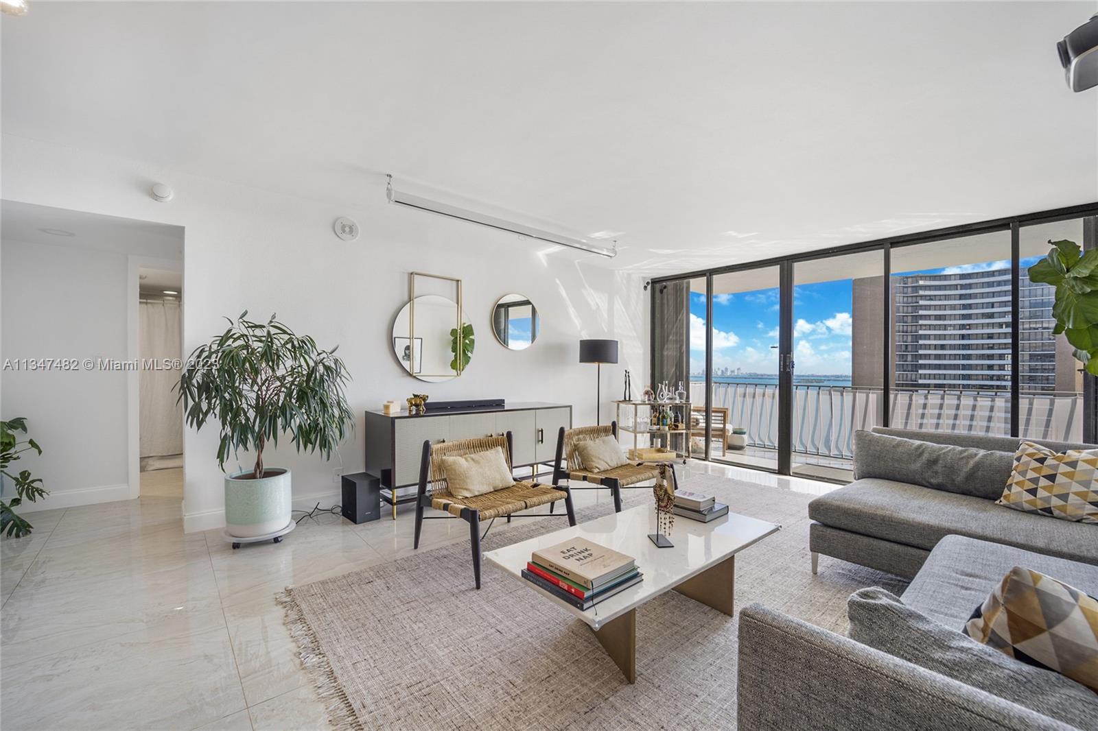 THE PALM BAY YACHT CLUB C - Residential Lease