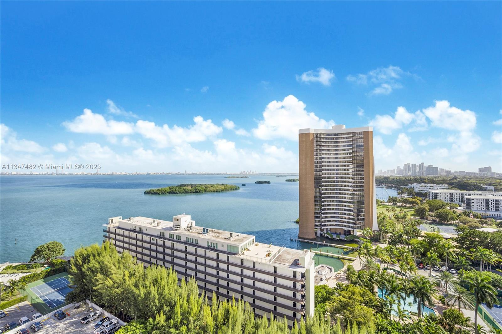 THE PALM BAY YACHT CLUB C - Residential Lease