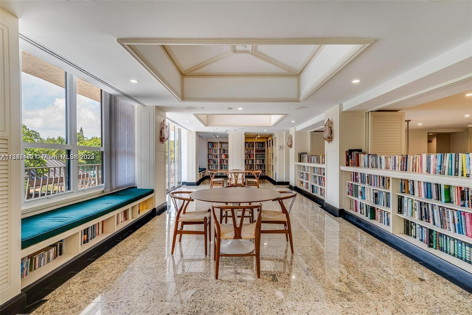 THE PALM BAY YACHT CLUB C - Residential Lease