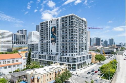 218 NW 8th St Miami FL 33136