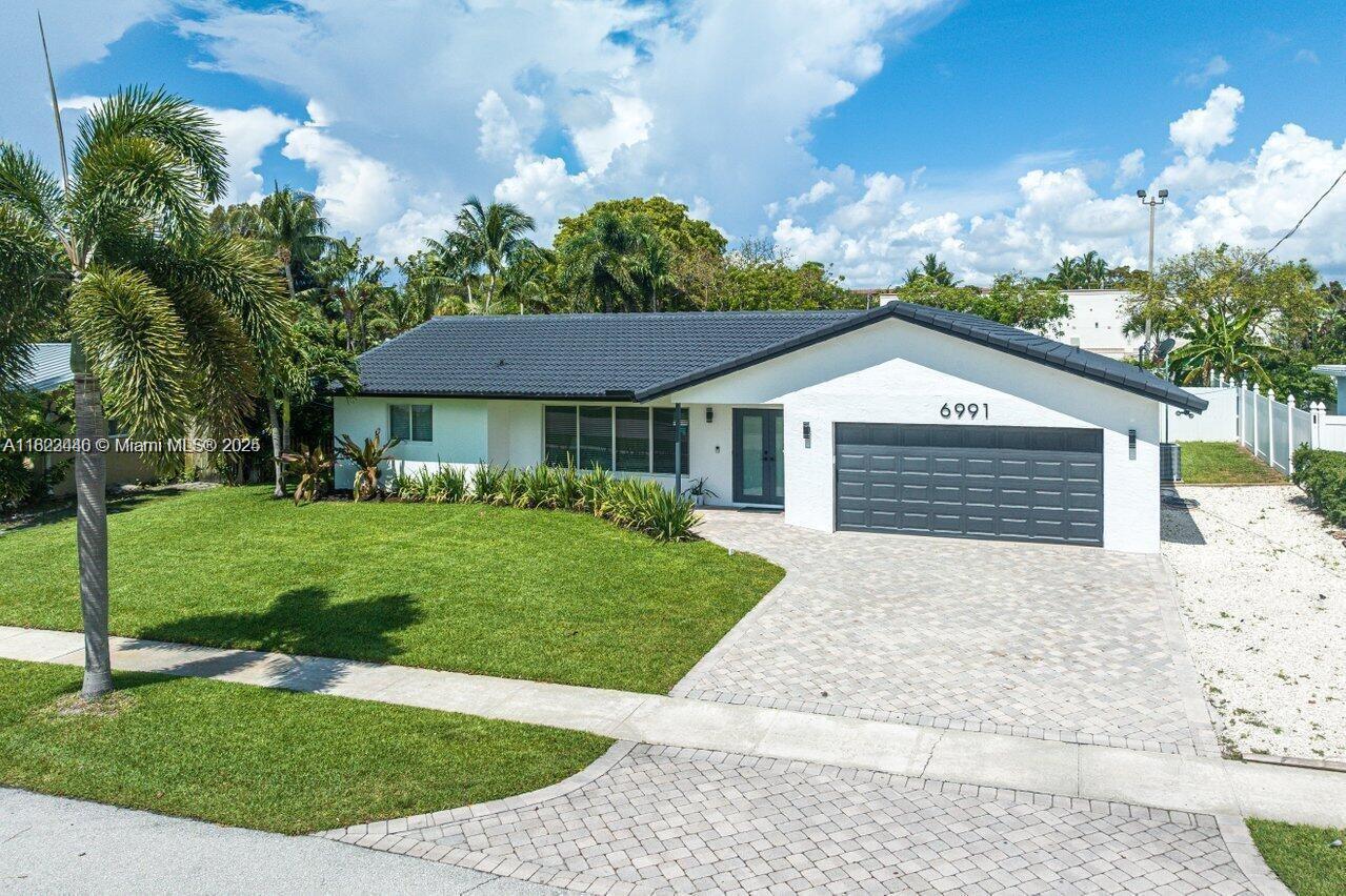 BOCA HARBOUR 8TH SEC - Residential Lease