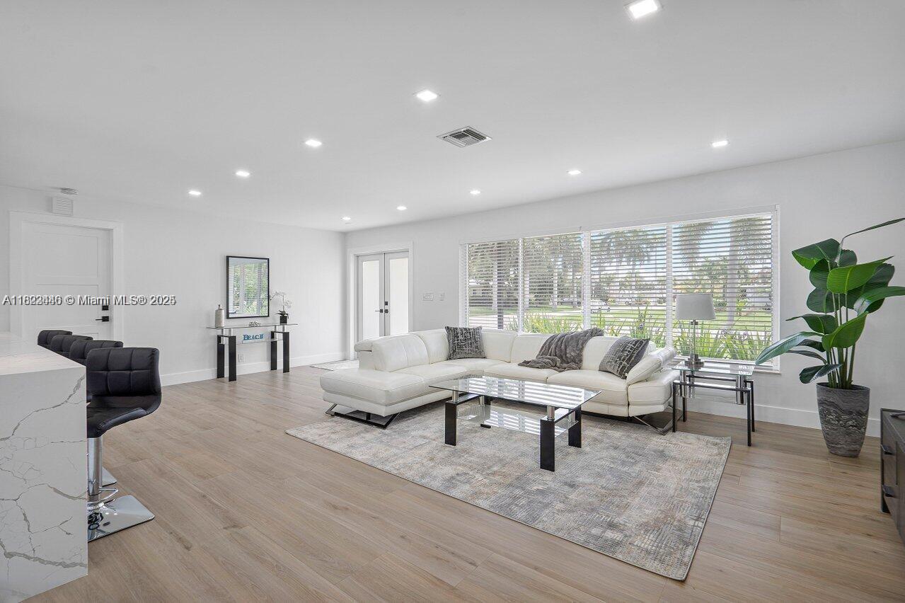 BOCA HARBOUR 8TH SEC - Residential Lease