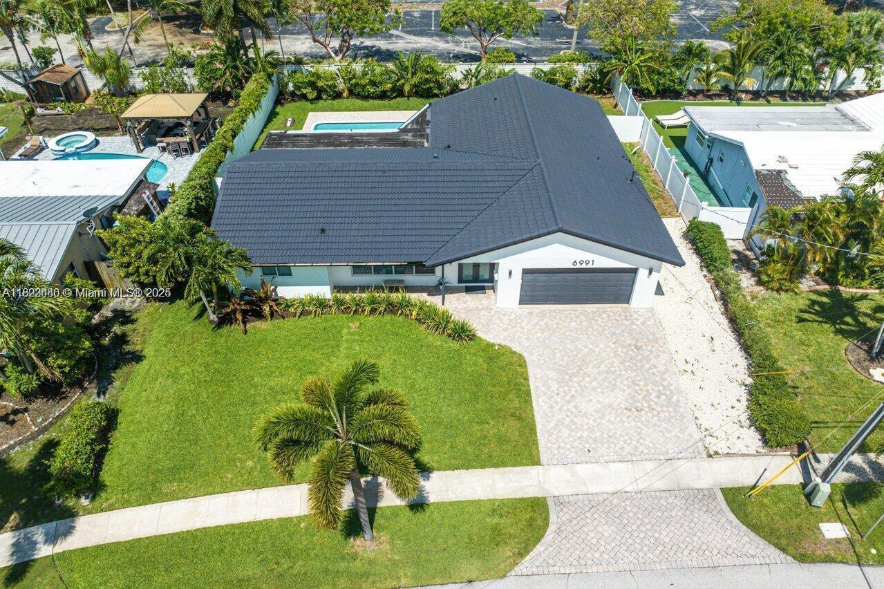 BOCA HARBOUR 8TH SEC - Residential Lease
