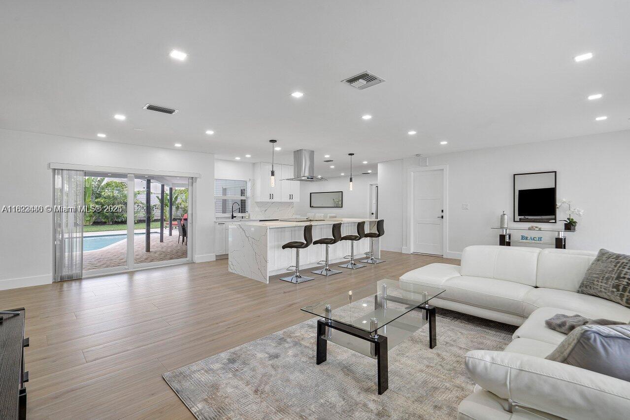 BOCA HARBOUR 8TH SEC - Residential Lease