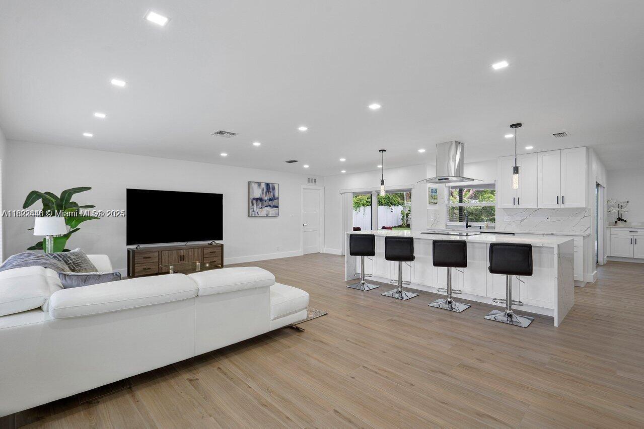 BOCA HARBOUR 8TH SEC - Residential Lease