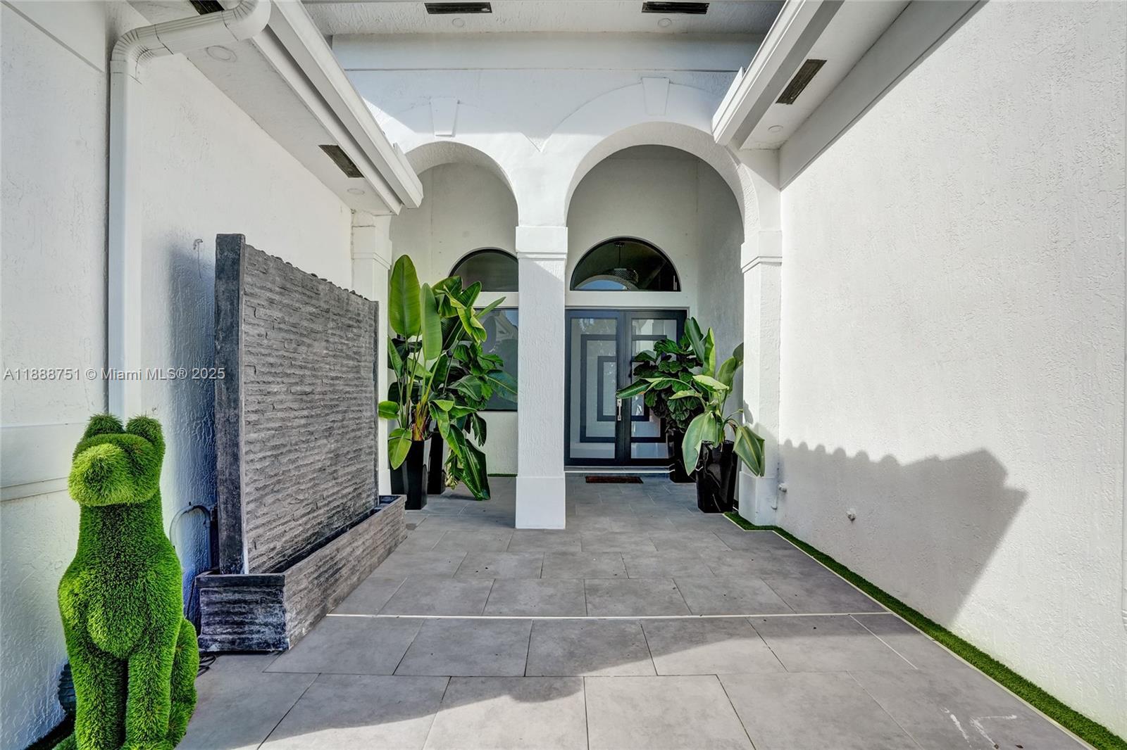 HARBOUR LAKES ESTATES - Residential