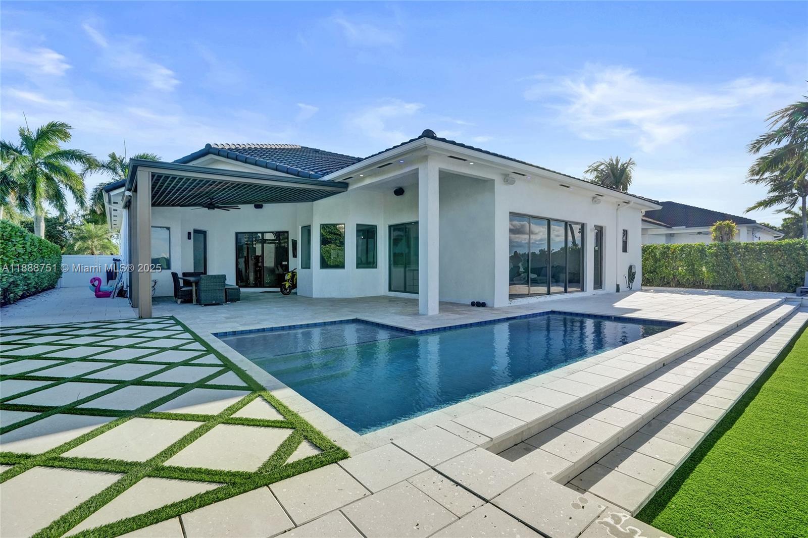 HARBOUR LAKES ESTATES - Residential