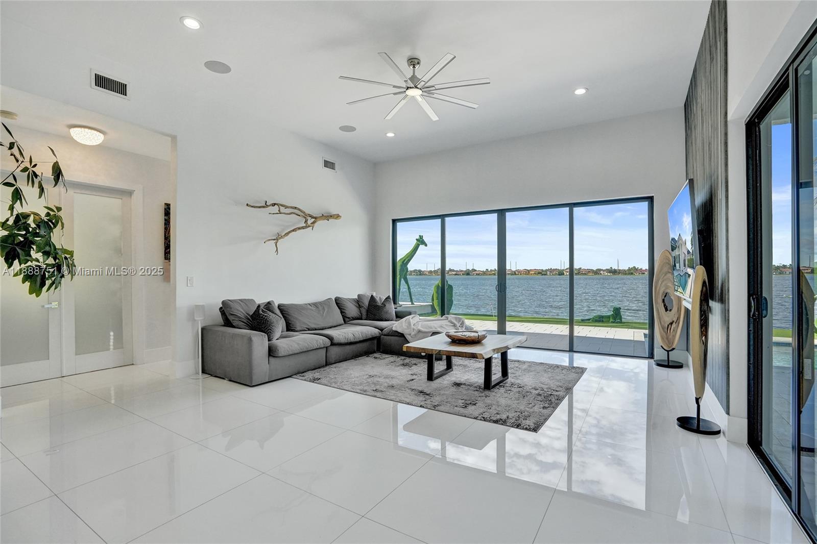 HARBOUR LAKES ESTATES - Residential